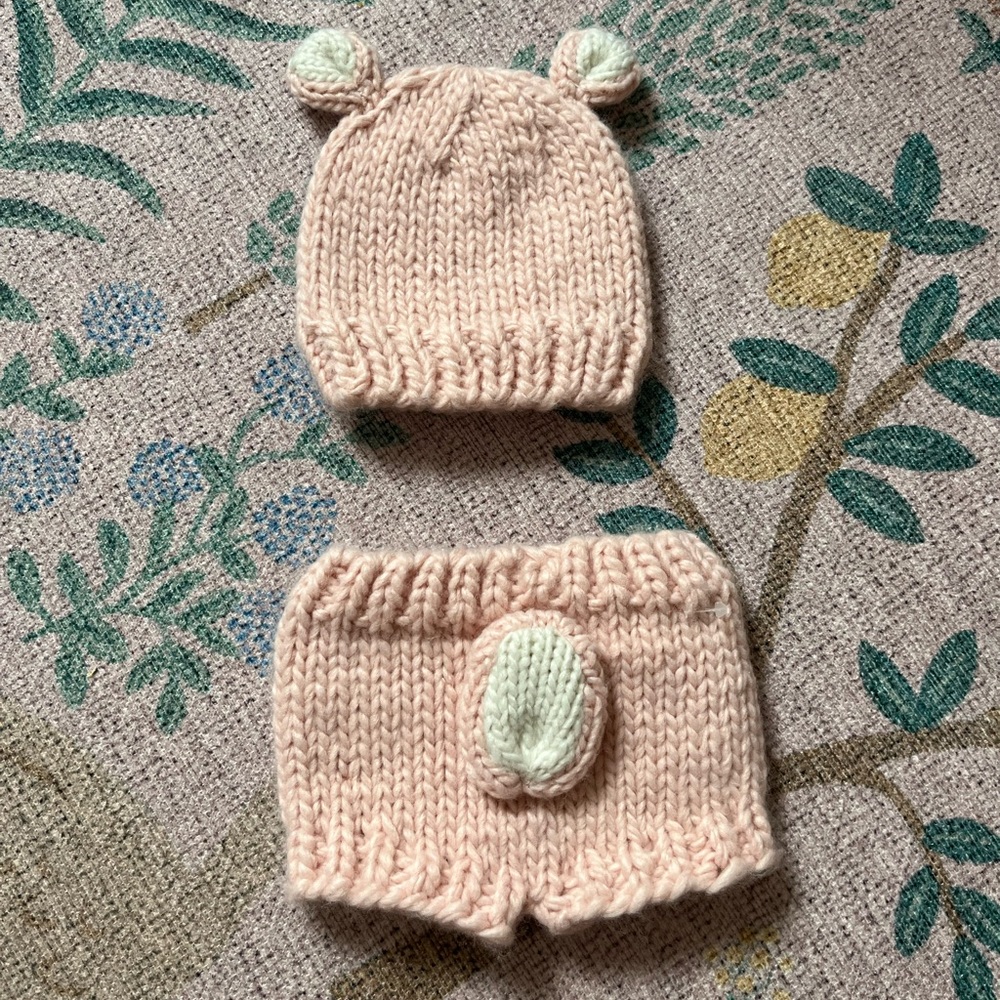 Crochet pink baby bear bottoms and hat